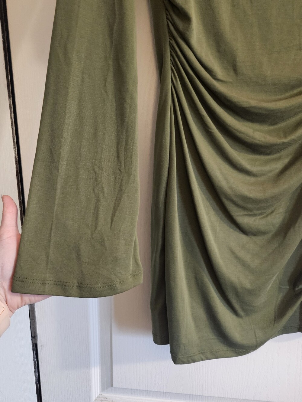 2 For $20 🎊 NWT Francesca's Olive Green Ruched Long Sleeve Mini Dress - Picture 5 of 7